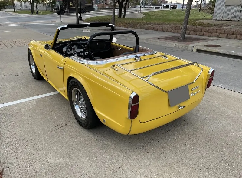 Triumph TR4