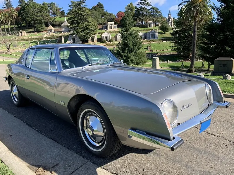 Studebaker Avanti