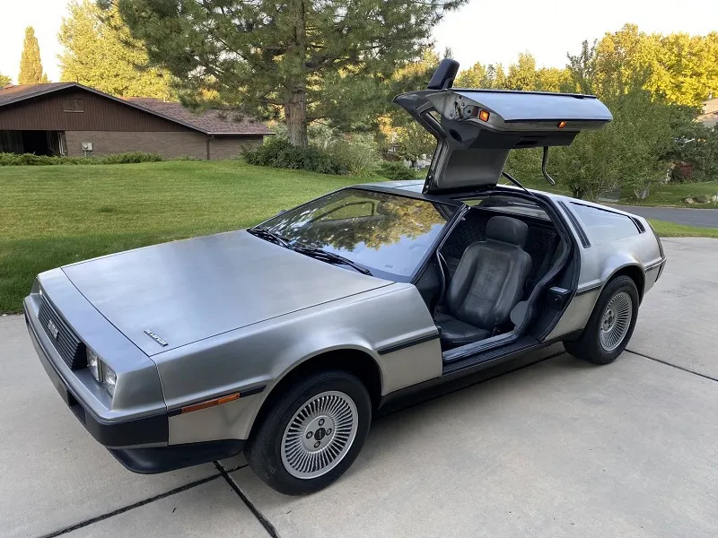1983 DeLorean DMC-12