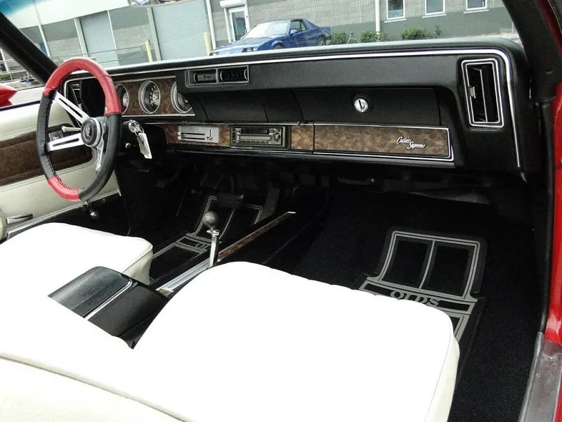 Oldsmobile Cutlass