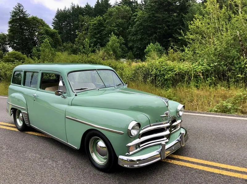 Plymouth Deluxe Suburban
