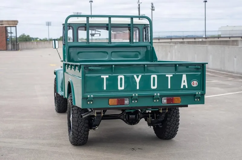 Toyota Land Cruiser FJ45