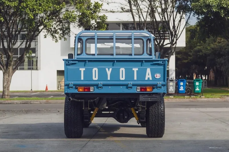 Toyota Land Cruiser FJ45