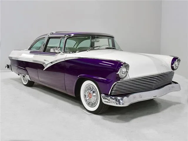 Ford Crown Victoria