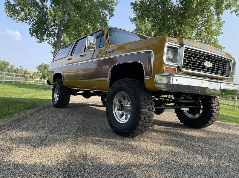 1973 Chevrolet Suburban Cheyenne