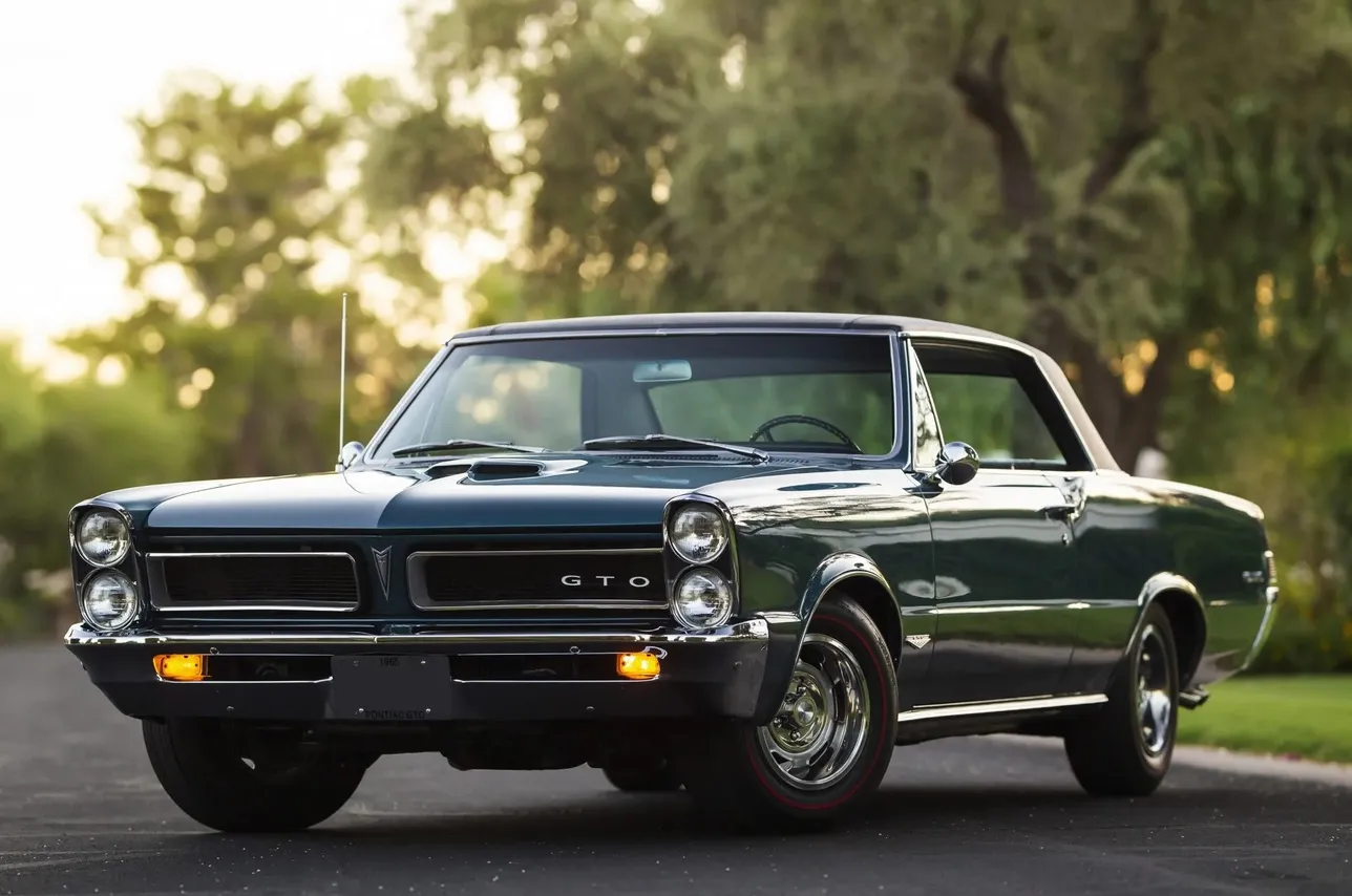 1965 Pontiac GTO Tri-Power