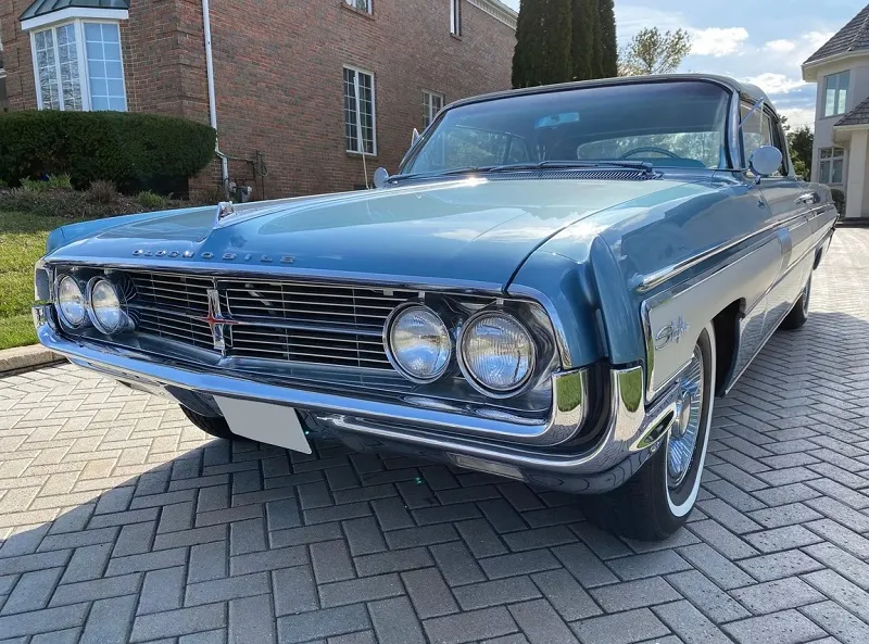 Oldsmobile Starfire