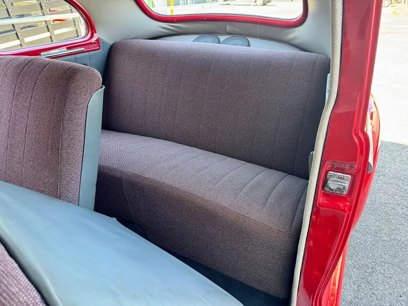 Plymouth Deluxe
