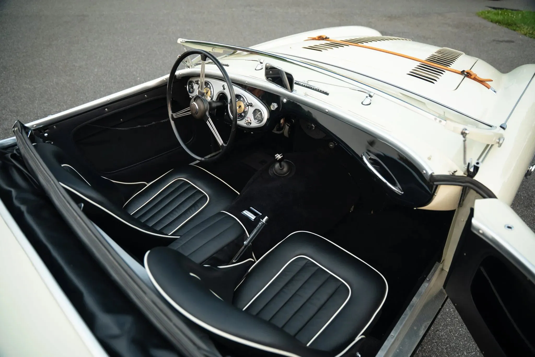 Austin-Healey 100