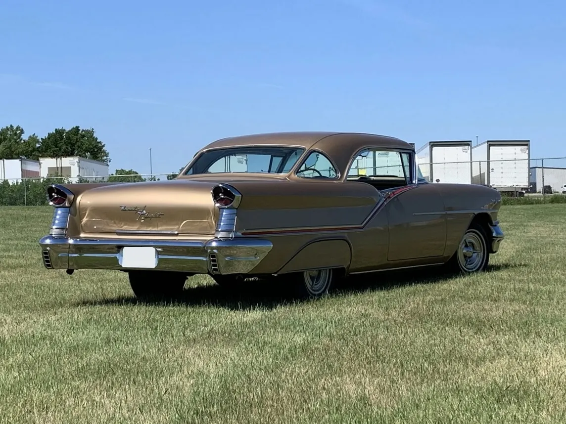 Oldsmobile Ninety-Eight