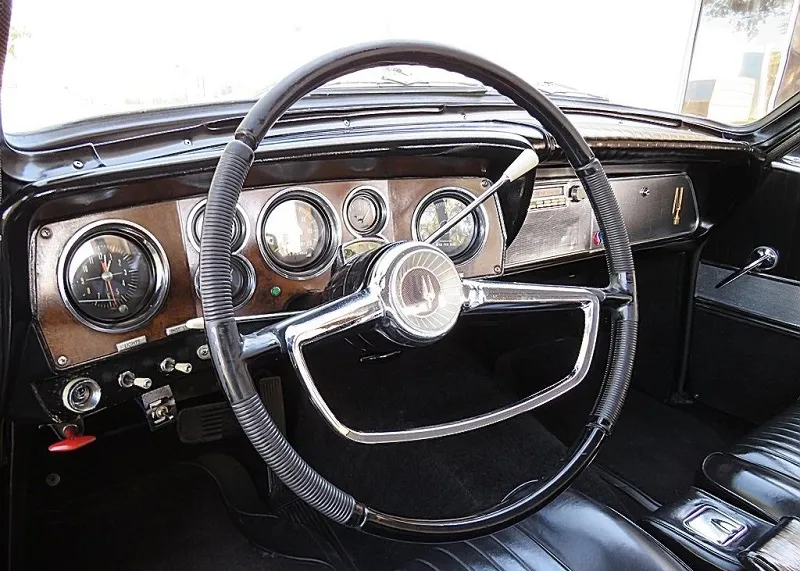 Studebaker Gran Turismo Hawk