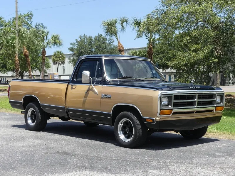 1986 Dodge D100 Series Royal SE Restomod