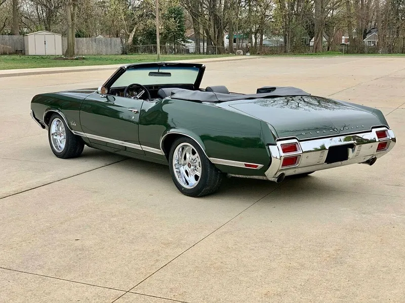 Oldsmobile Cutlass
