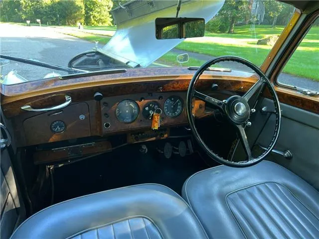Bentley R-Type