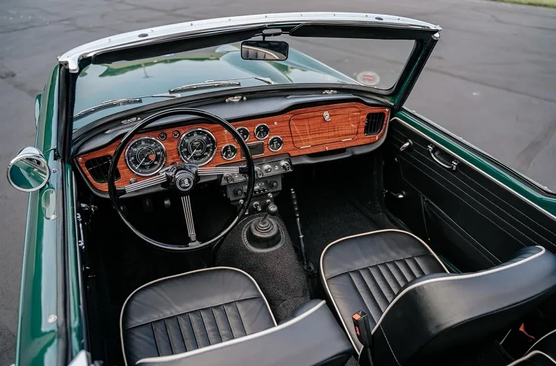 Triumph TR4