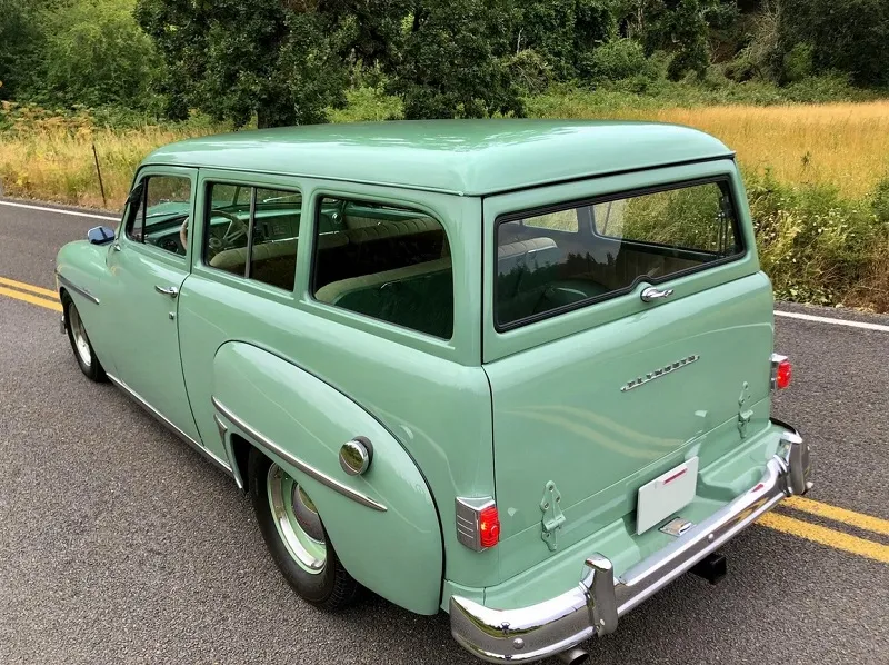 Plymouth Deluxe Suburban