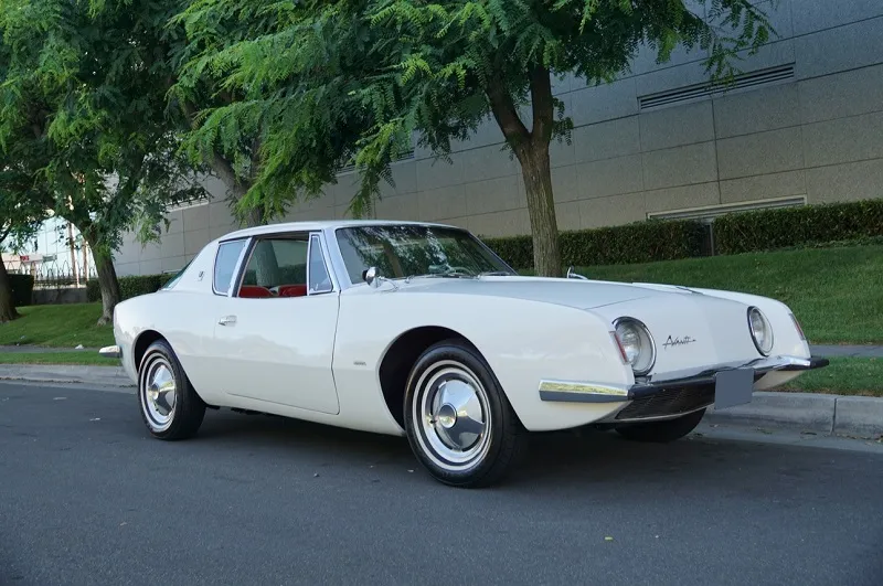 Studebaker Avanti