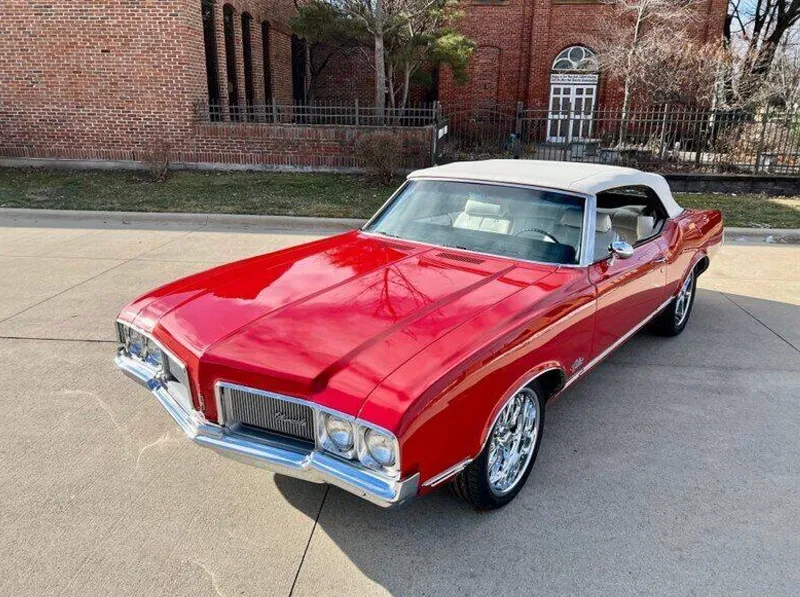Oldsmobile Cutlass