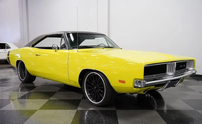 1969 Dodge Charger Hemi Restomod