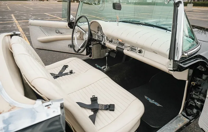 Ford Thunderbird