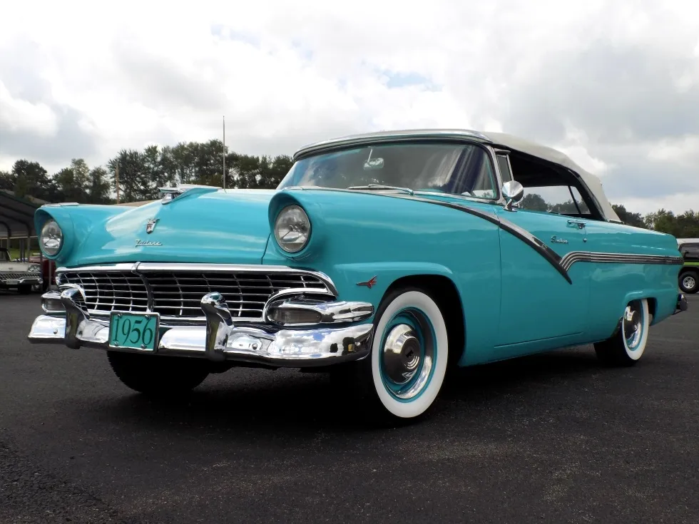 Ford Fairlane Sunliner