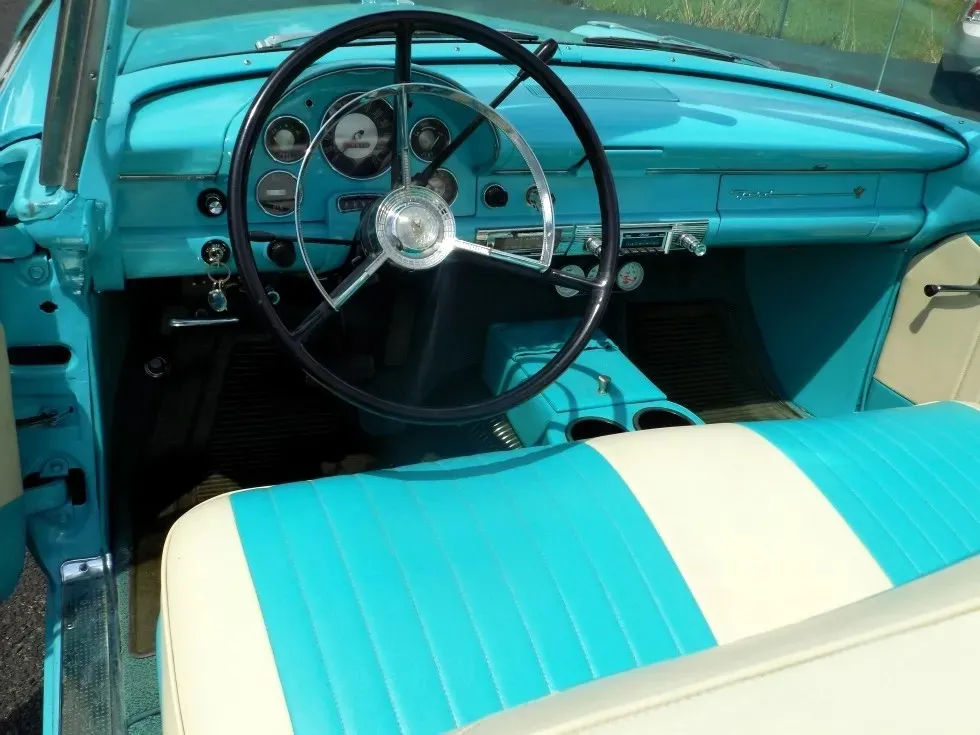 Ford Fairlane Sunliner