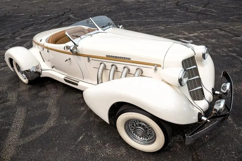 1936 Auburn 876 BoatTail Speedster Replica
