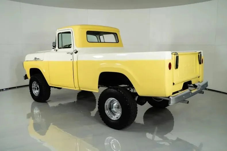 Ford F-100