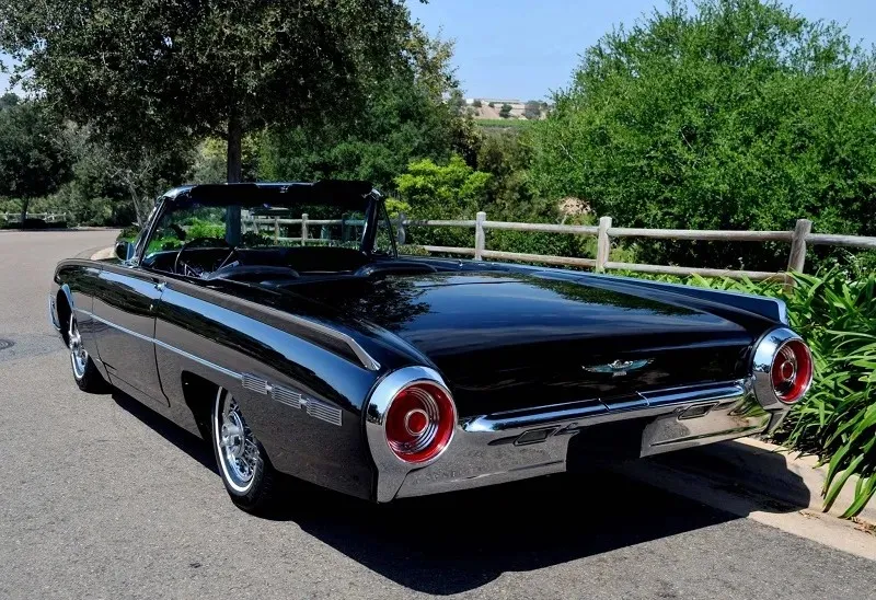 Ford Thunderbird