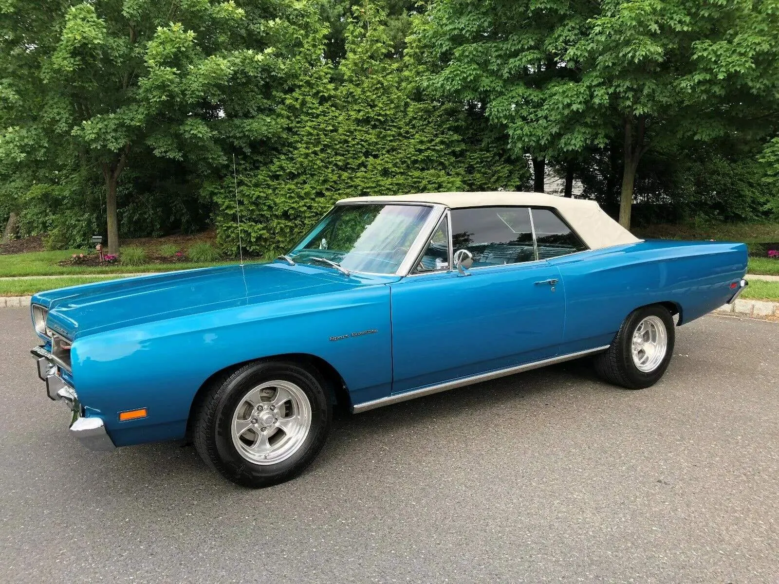 Plymouth Satellite