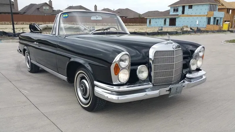 Mercedes-Benz 220SE
