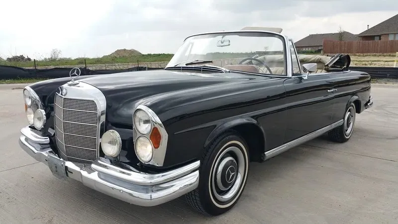 Mercedes-Benz 220SE