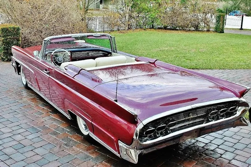 Lincoln Continental Mark IV