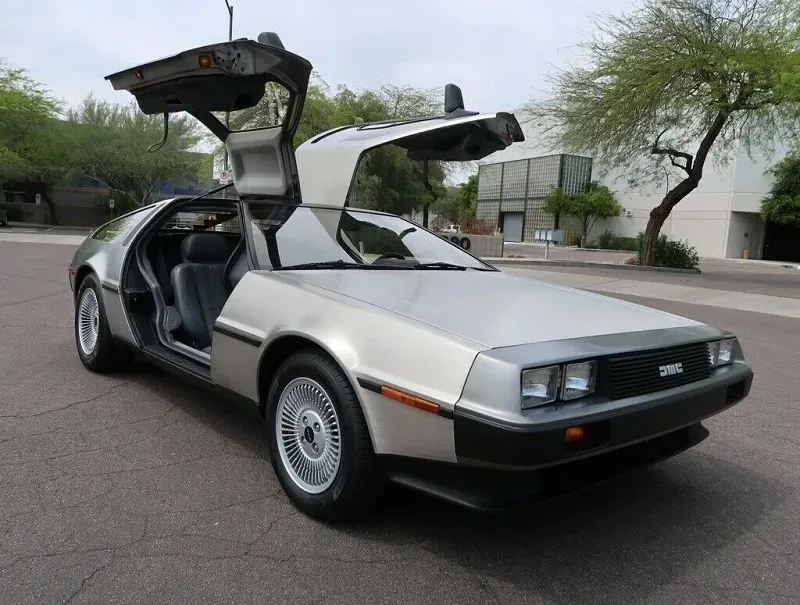 1981 DeLorean DMC-12