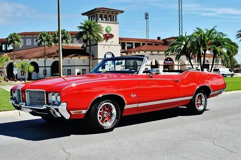 Oldsmobile Cutlass