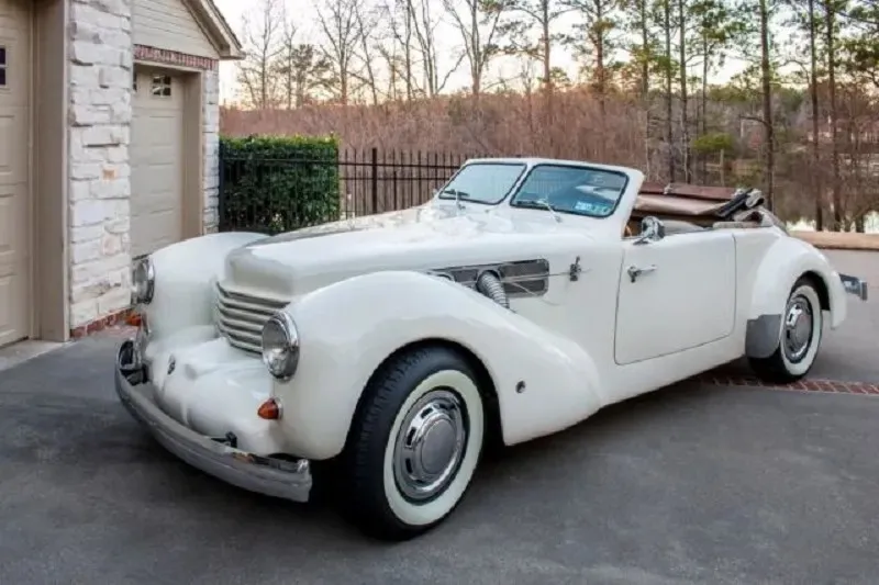 1970 Cord 812 Sportsman Warrior