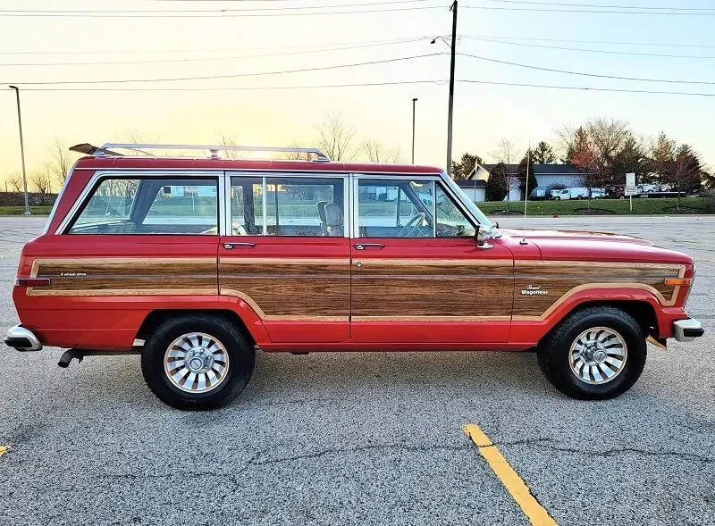 Jeep Wagoneer