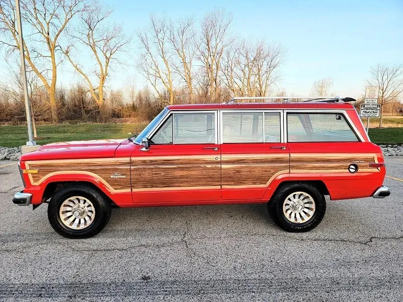 Jeep Wagoneer