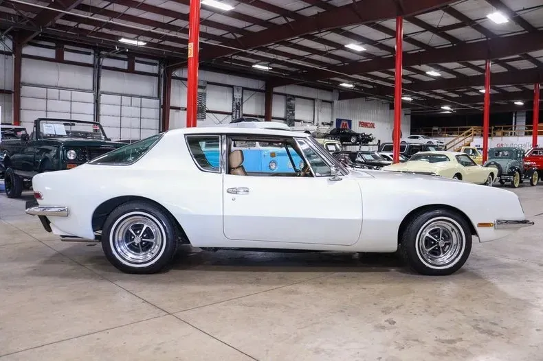 Studebaker Avanti II
