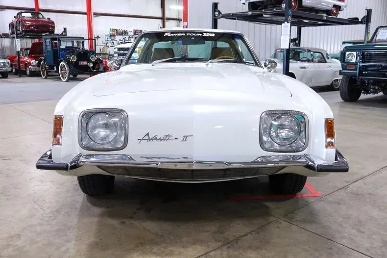Studebaker Avanti II