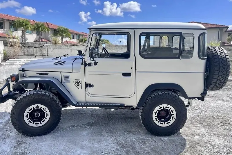 Toyota Land Cruiser FJ40