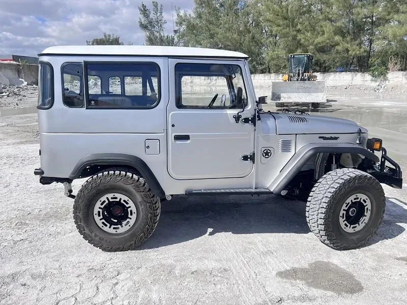 Toyota Land Cruiser FJ40