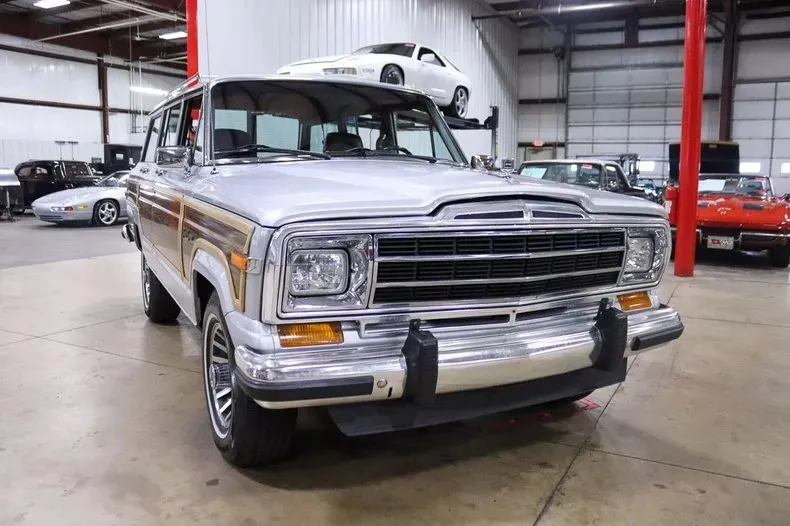 1988 Jeep Grand Wagoneer