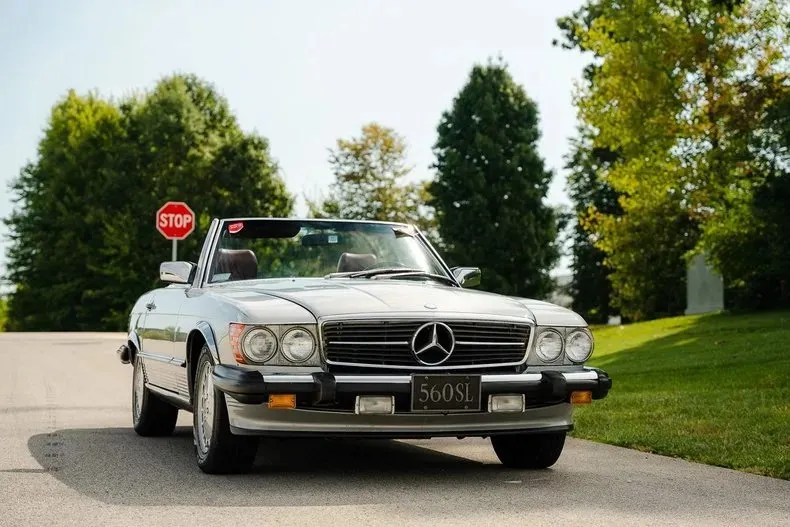 Mercedes-Benz 560SL