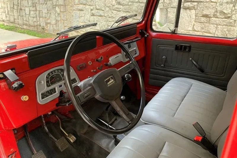 Toyota Land Cruiser FJ43