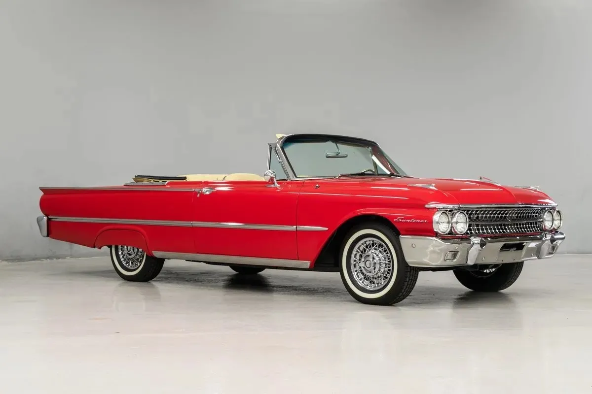 1961 Ford Galaxie 500 Sunliner