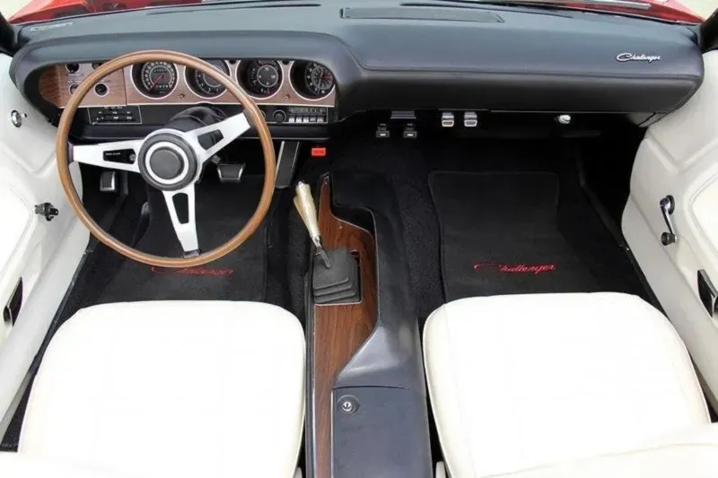 Dodge Challenger