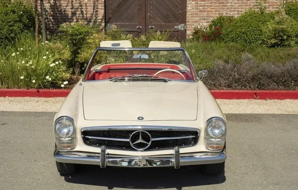 1966 Mercedes-Benz 230SL