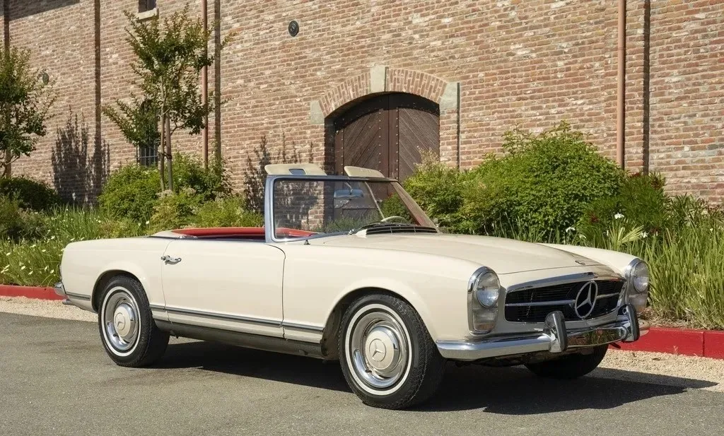Mercedes-Benz 230 SL