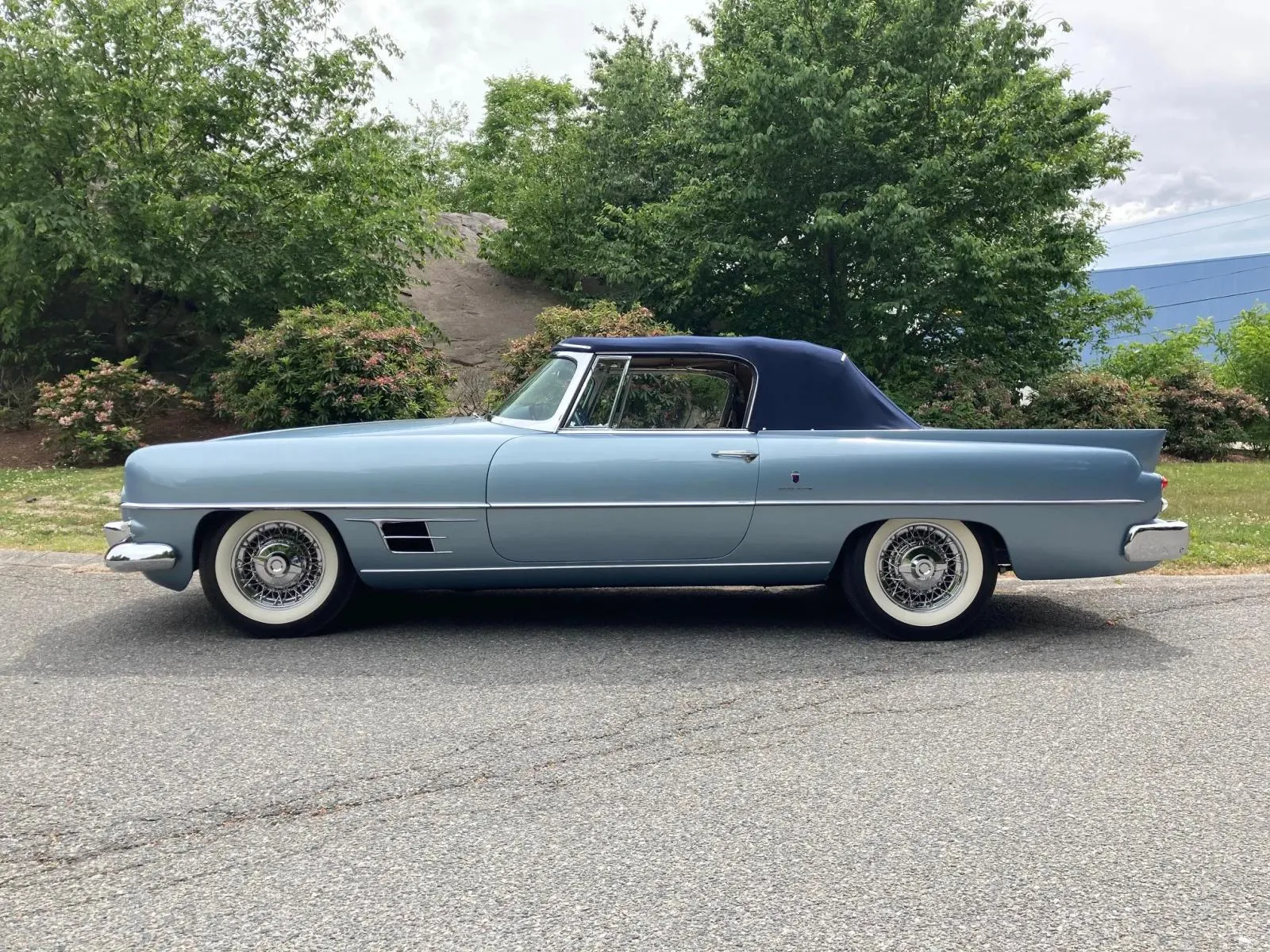 DUAL GHIA